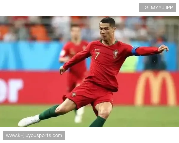 足坛第一人的含金量！C罗专访辟谣身家破10亿：很多年前就有了，足球队c罗